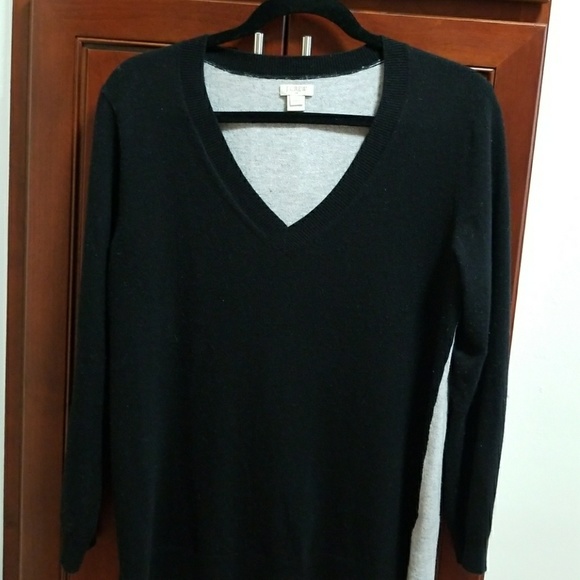 J. Crew Factory Sweaters - Color Block V-neck Blk/Grey Sweater  LP